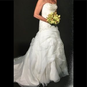 Ivory Allure Romance Wedding Dress size 10-12